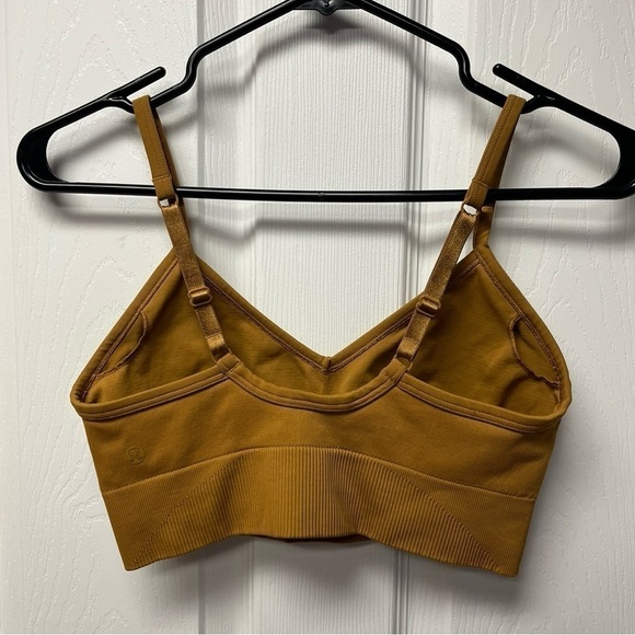 Lululemon Ebb to Street Bra *Light Support, C/D Cup - Sz 6 - Picture 5 of 7
